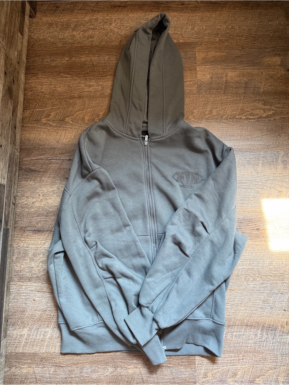 DFYNE Women’s Revive Graphic Zip Hoodie